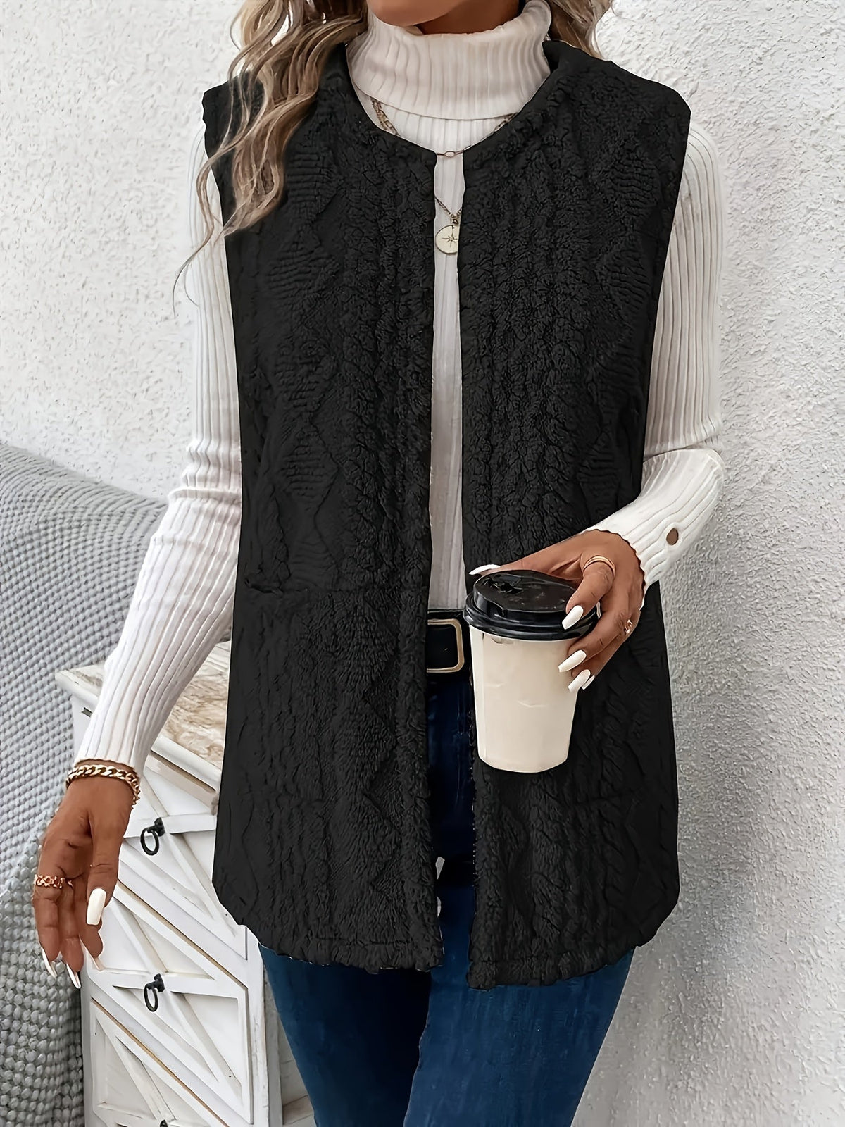 Relaxed Fleece Gilet with Diamond Texture and Front Pockets