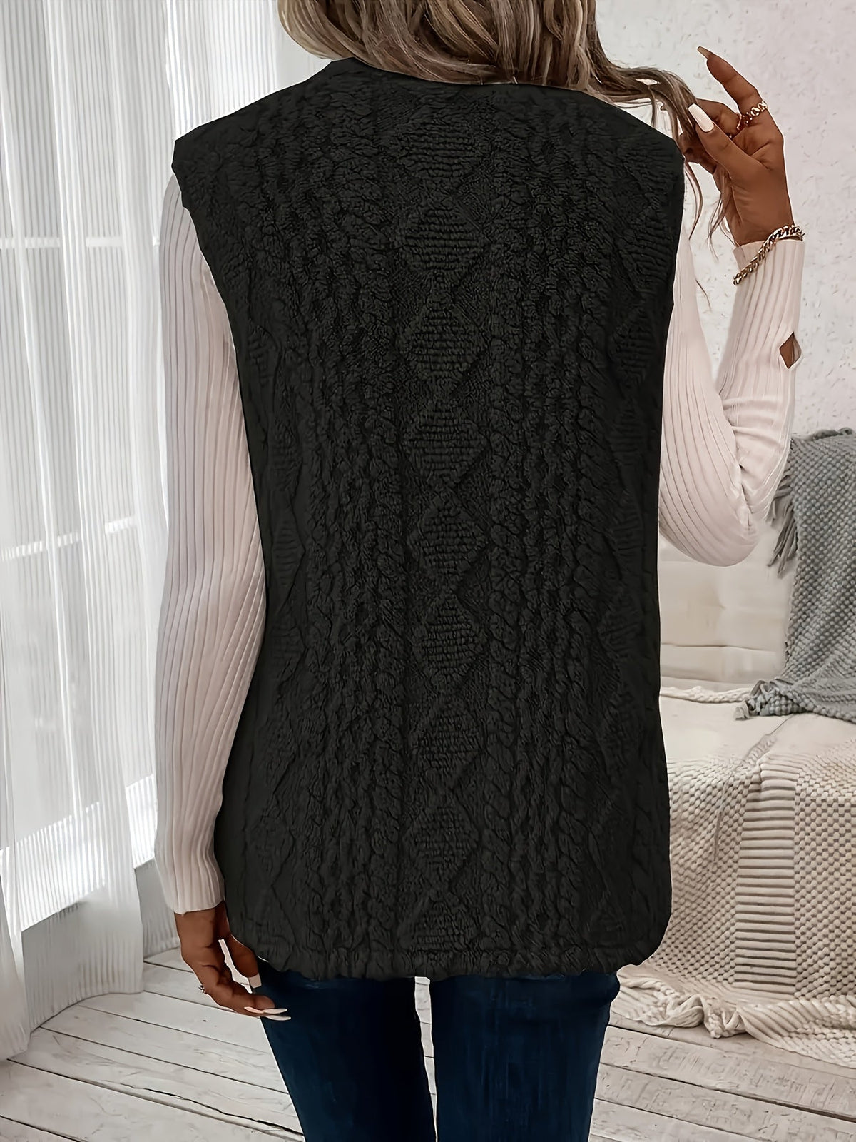 Relaxed Fleece Gilet with Diamond Texture and Front Pockets