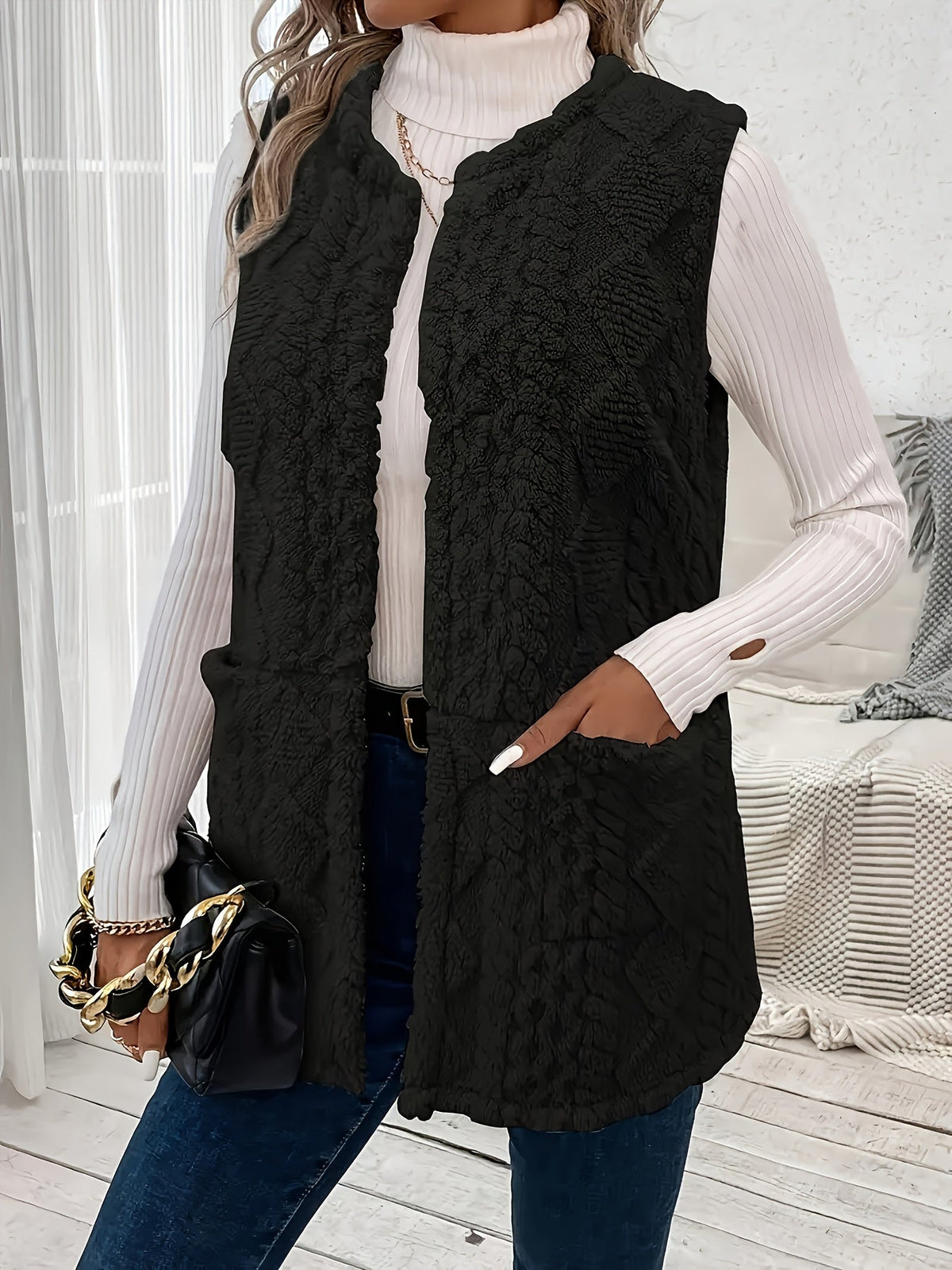 Relaxed Fleece Gilet with Diamond Texture and Front Pockets